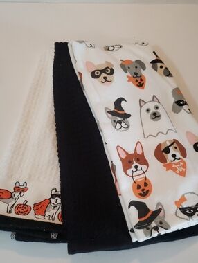 Casaba NWOT Set/3 Dogs in Costumes Halloween Kitchen Towels